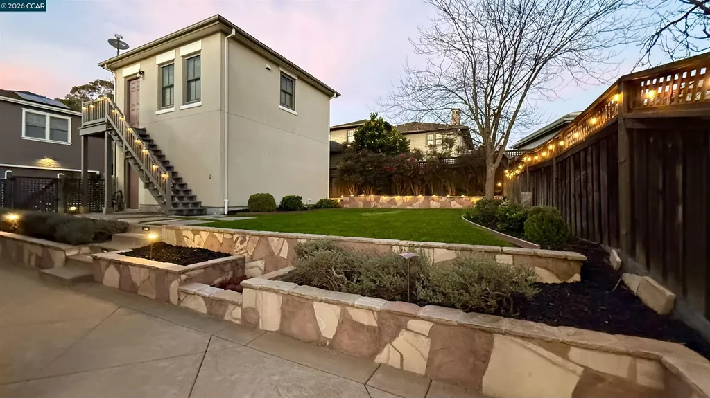 1018 Promenade Street Hercules CA 94547