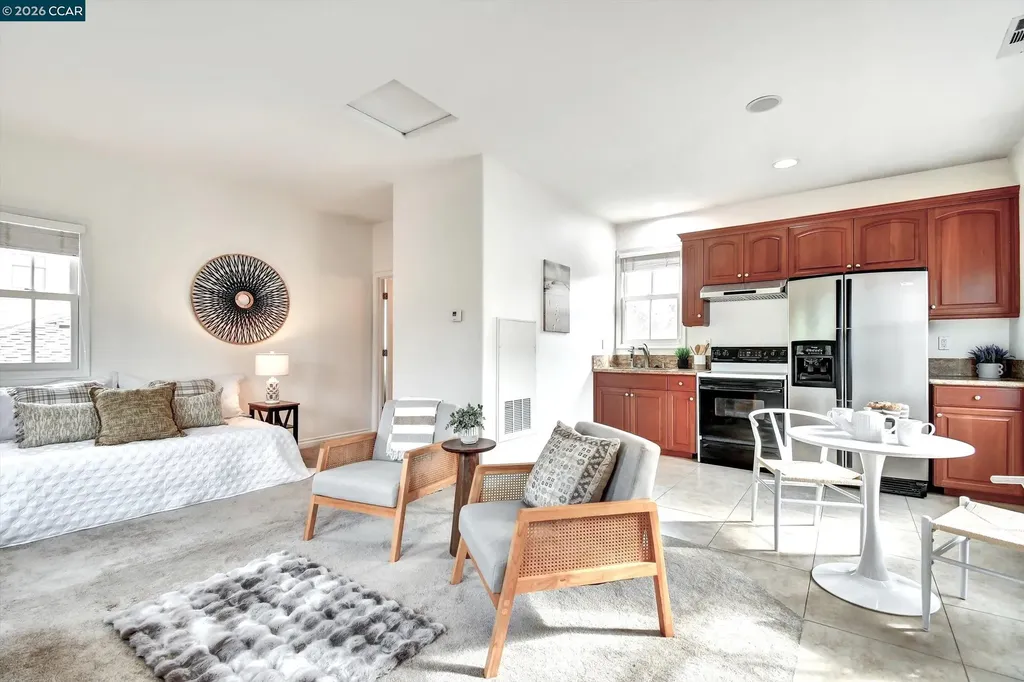 1018 Promenade Street Hercules CA 94547