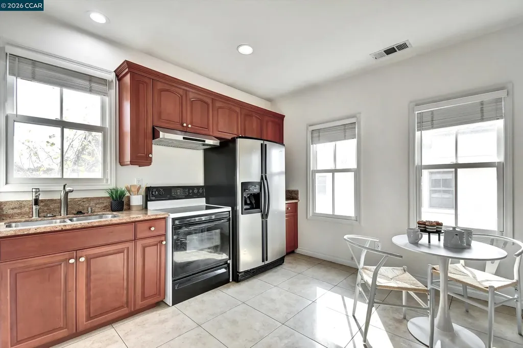 1018 Promenade Street Hercules CA 94547