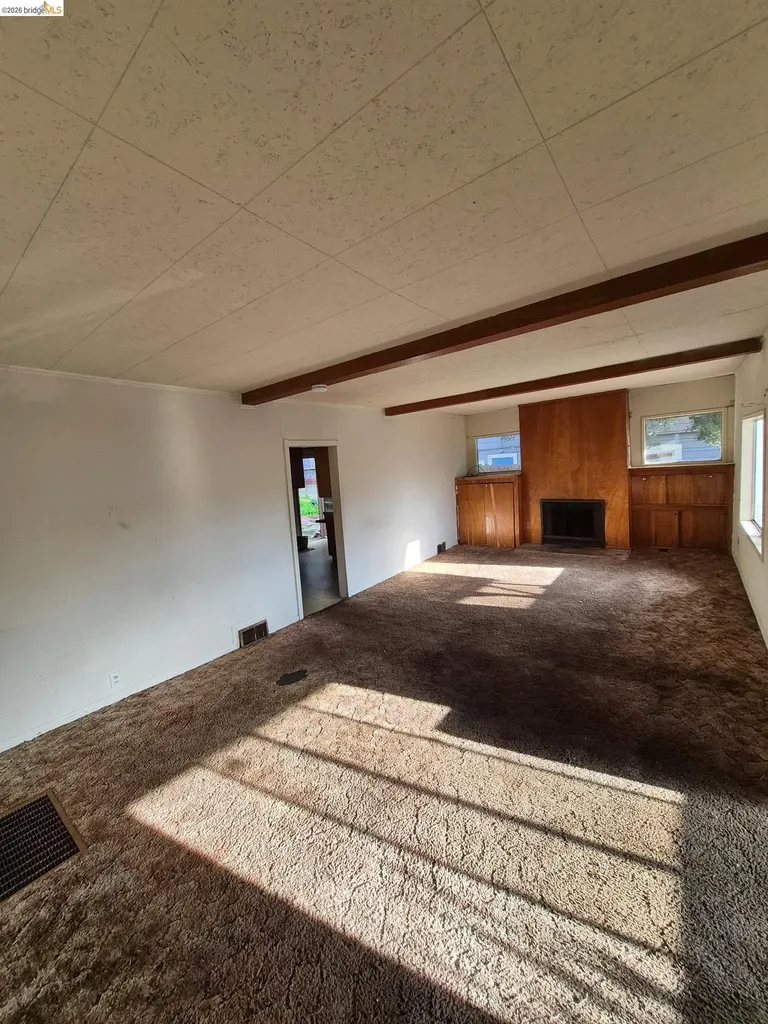 6054 Outlook Avenue Oakland CA 94605