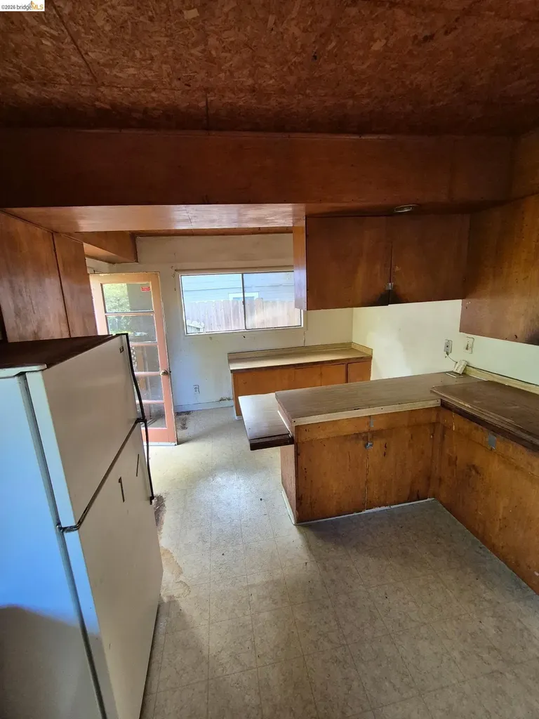 6054 Outlook Avenue Oakland CA 94605