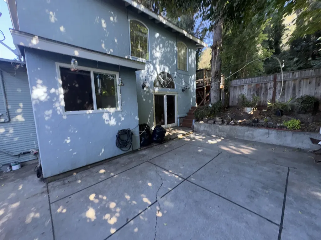 6440 Sunnymere Oakland CA 94605