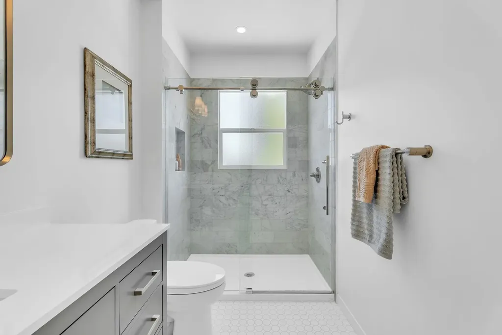 5914 Martin Luther King Jr Way Oakland CA 94609