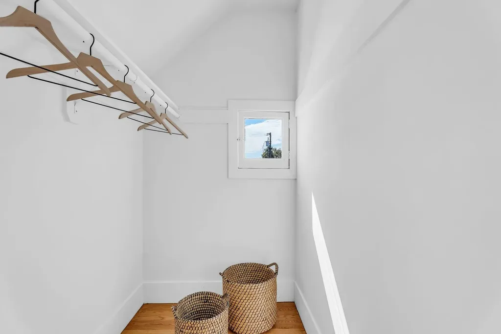 5914 Martin Luther King Jr Way Oakland CA 94609