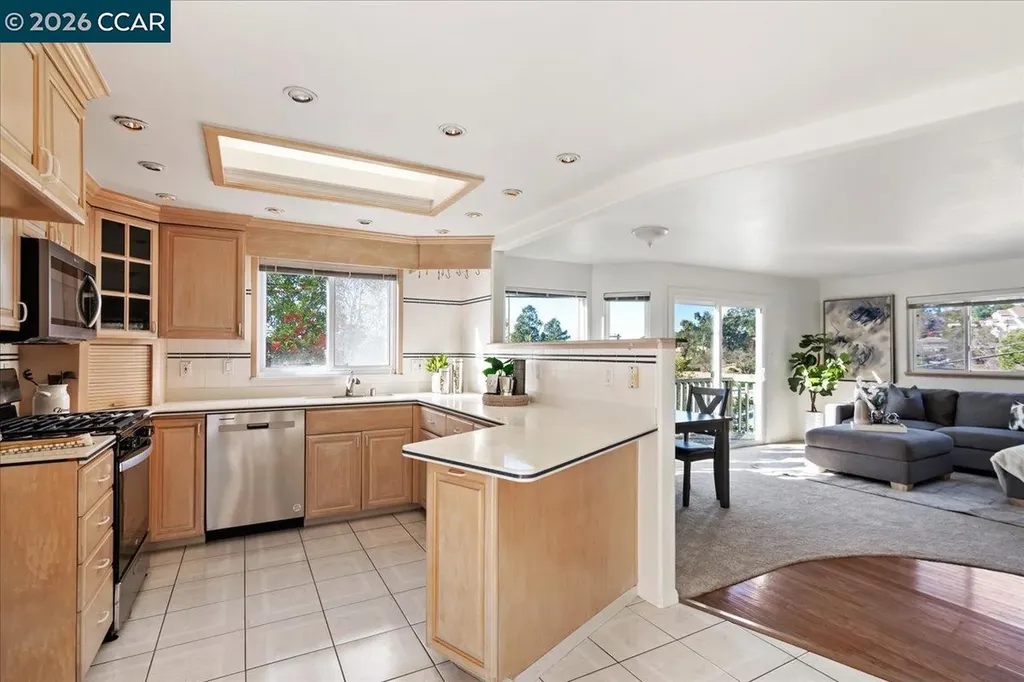 207 Midway Drive Martinez CA 94553