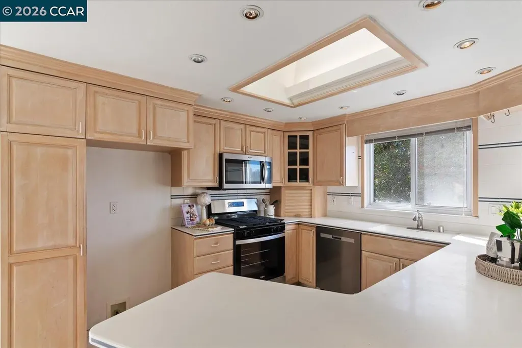 207 Midway Drive Martinez CA 94553