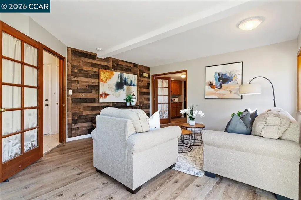 207 Midway Drive Martinez CA 94553