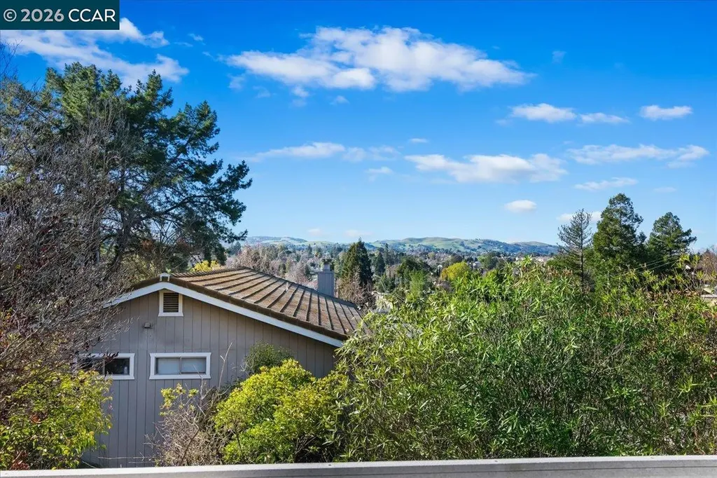 207 Midway Drive Martinez CA 94553