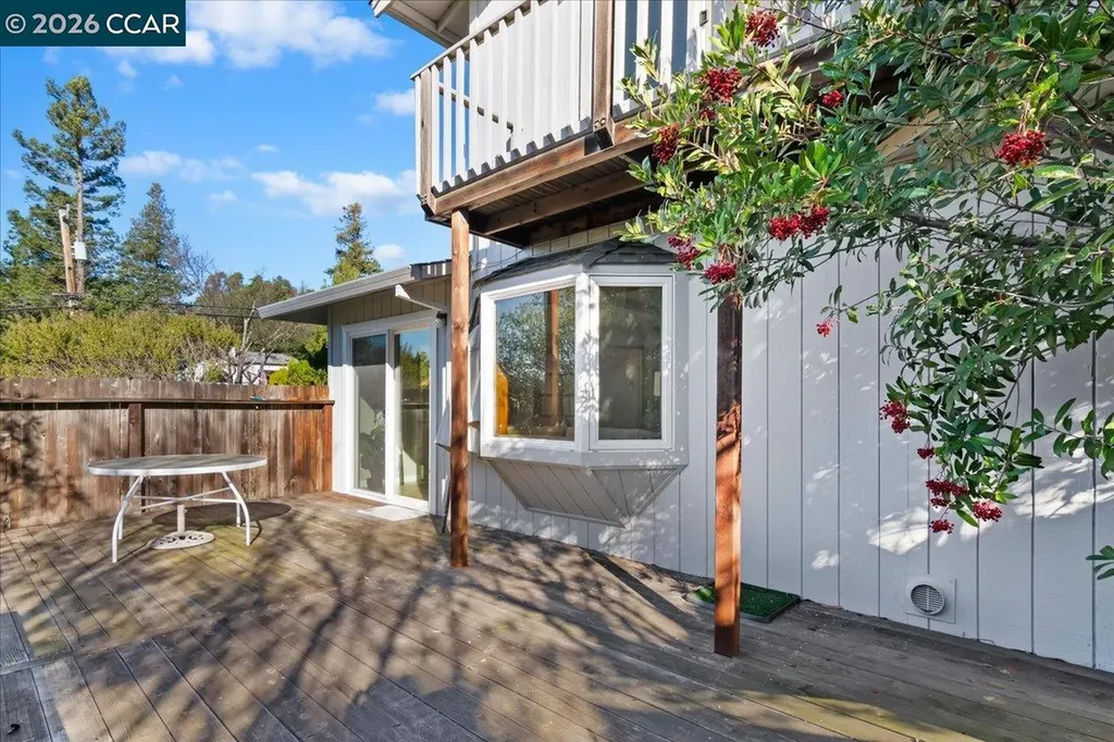 207 Midway Drive Martinez CA 94553