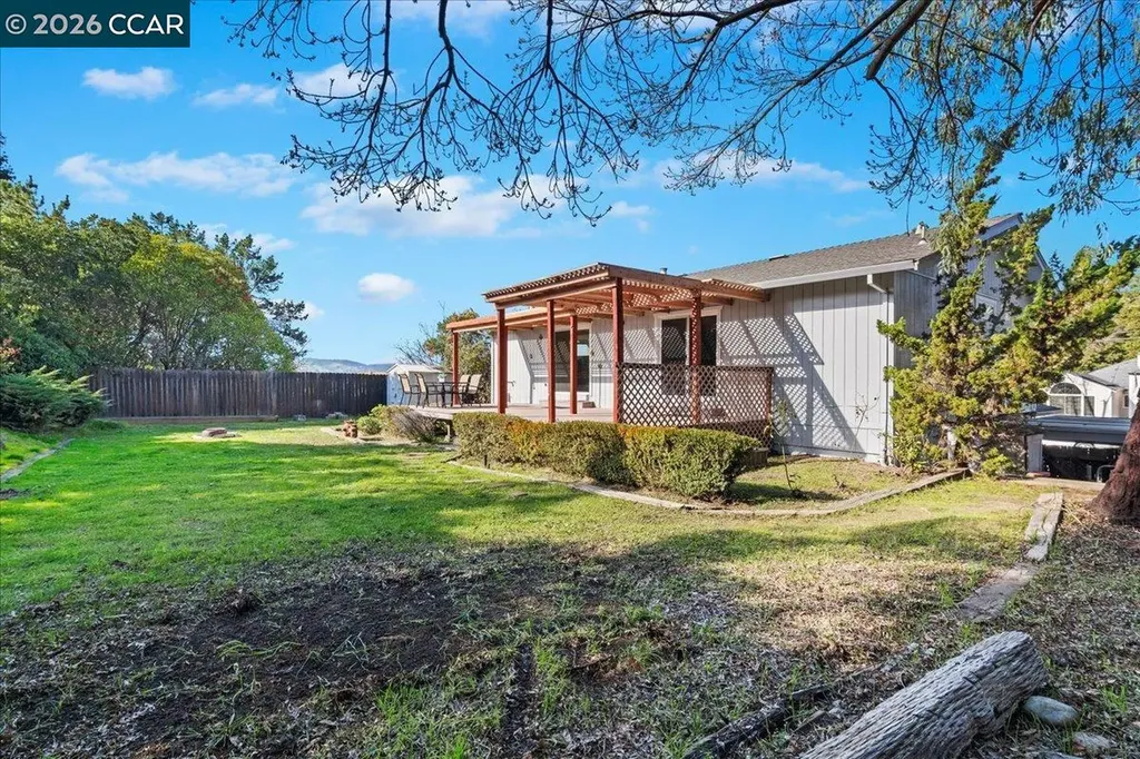 207 Midway Drive Martinez CA 94553