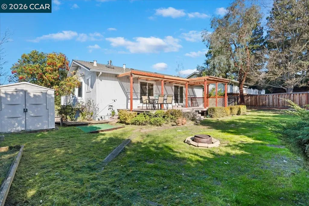 207 Midway Drive Martinez CA 94553