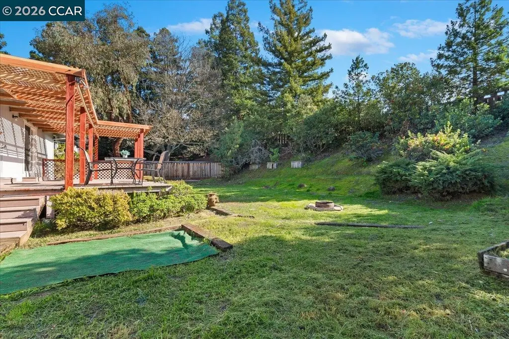 207 Midway Drive Martinez CA 94553