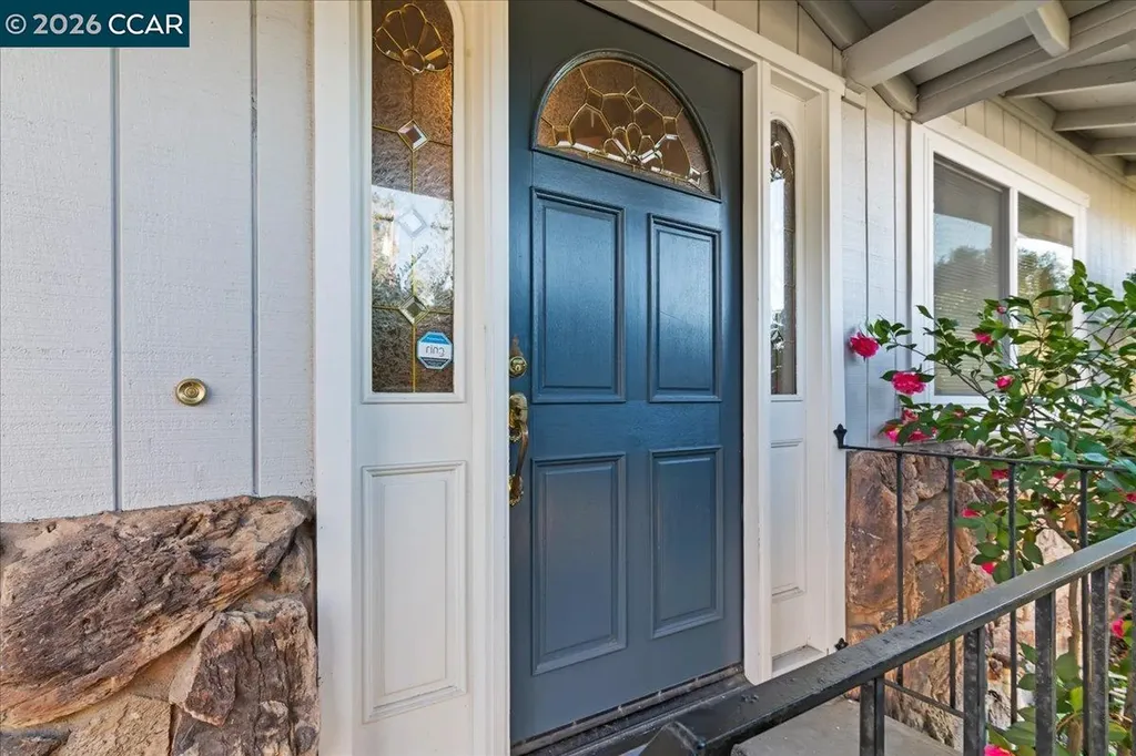 207 Midway Drive Martinez CA 94553