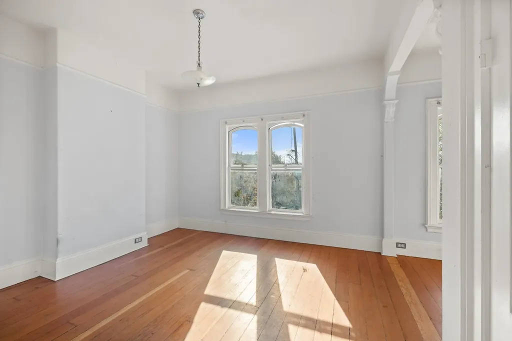 1746 8th Street Oakland CA 94607