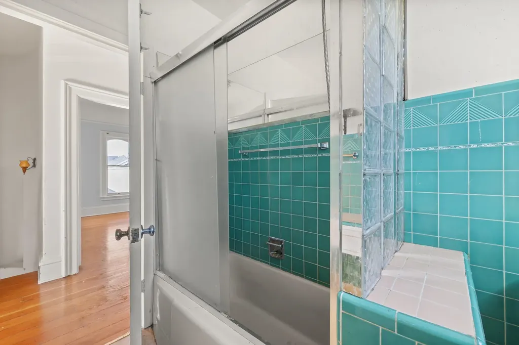 1746 8th Street Oakland CA 94607