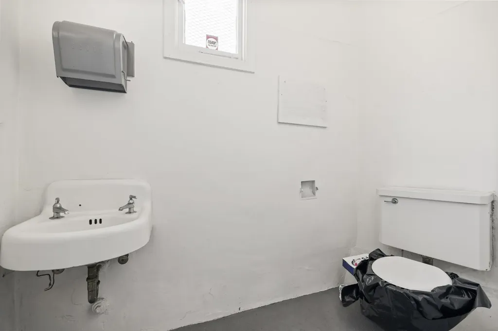 1746 8th Street Oakland CA 94607