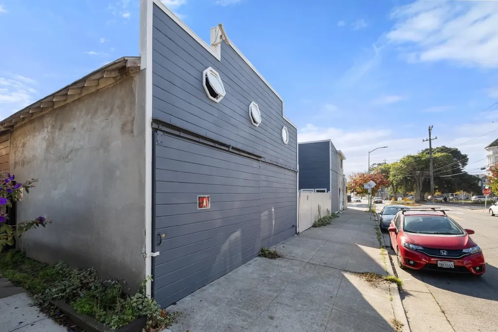 1746 8th Street Oakland CA 94607