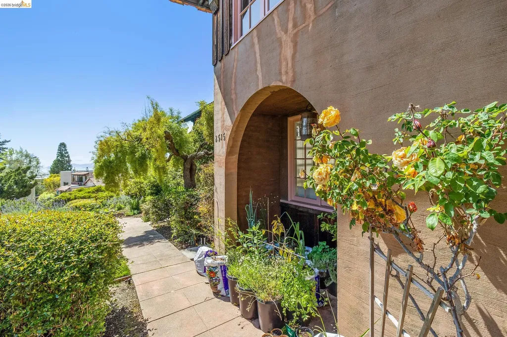 2501 Rose Walk Berkeley CA 94708