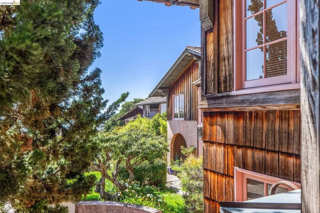 2501 Rose Walk Berkeley CA 94708