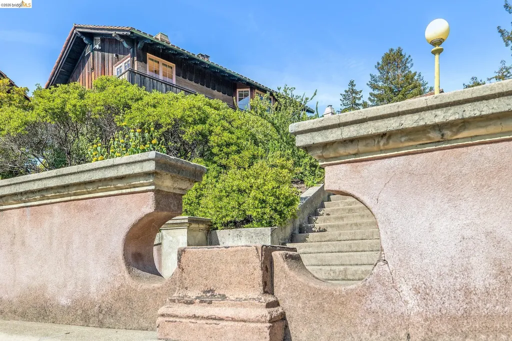 2501 Rose Walk Berkeley CA 94708