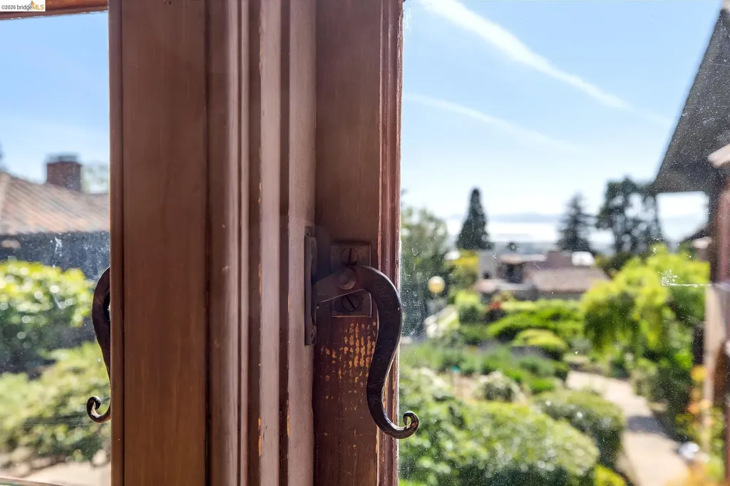 2501 Rose Walk Berkeley CA 94708