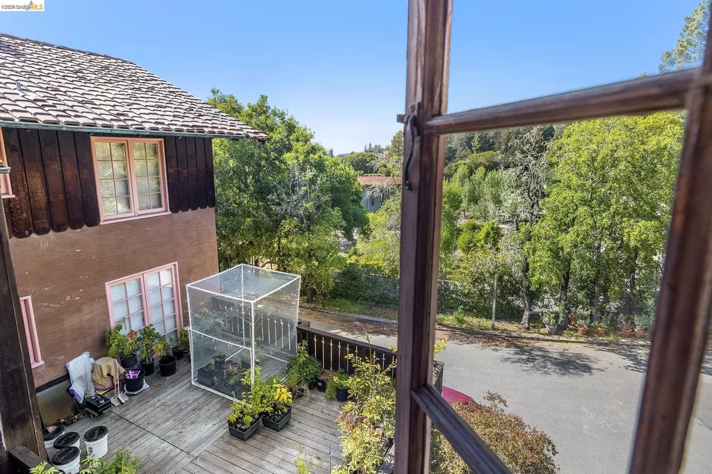 2501 Rose Walk Berkeley CA 94708