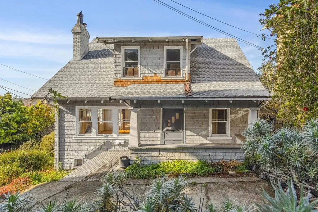 5765 Manila Avenue Oakland CA 94618