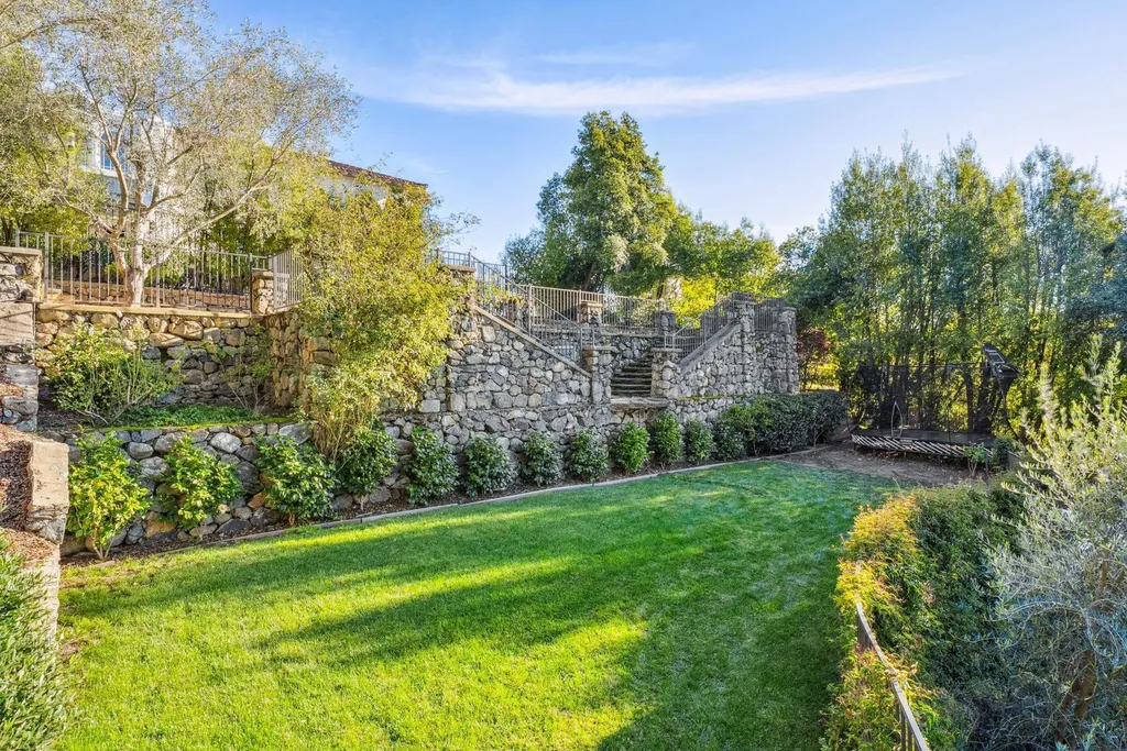 44 La Salle Avenue Piedmont CA 94611