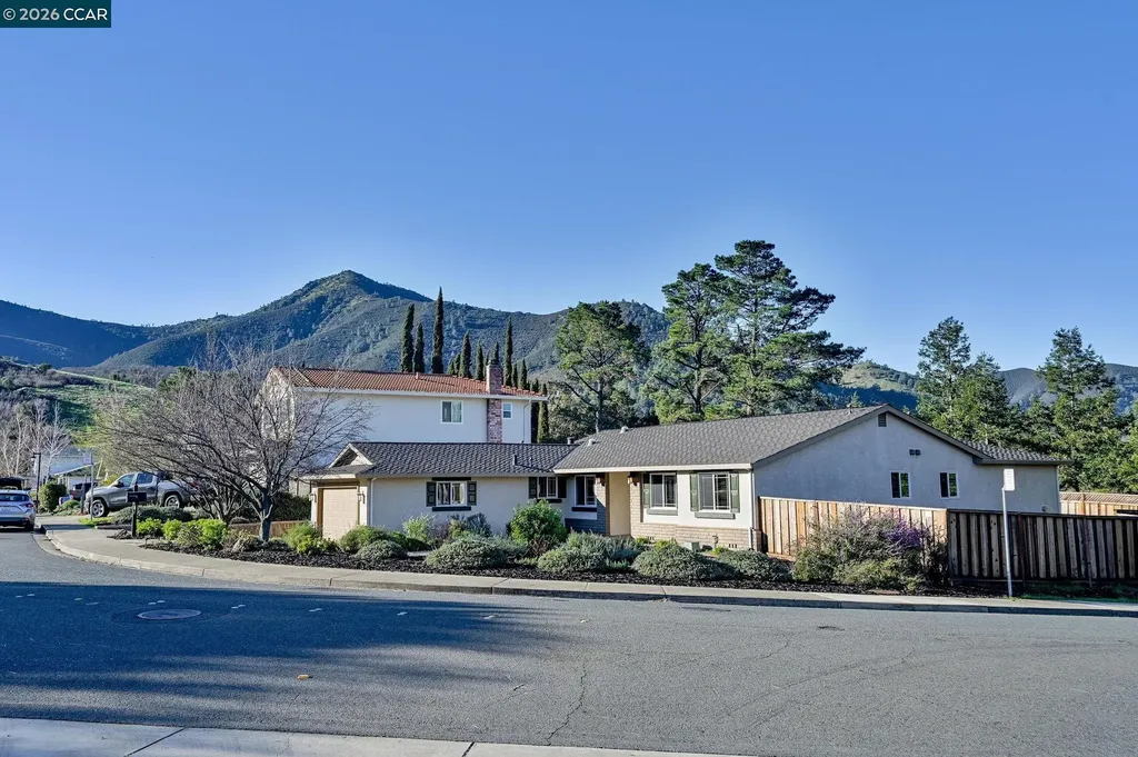 8 Rialto Drive Clayton CA 94517