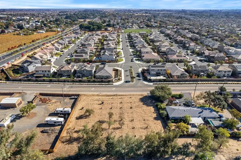 3901-B Rose Avenue Oakley CA 94561