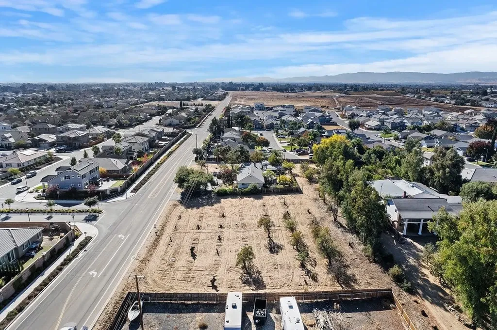 3901-B Rose Avenue Oakley CA 94561