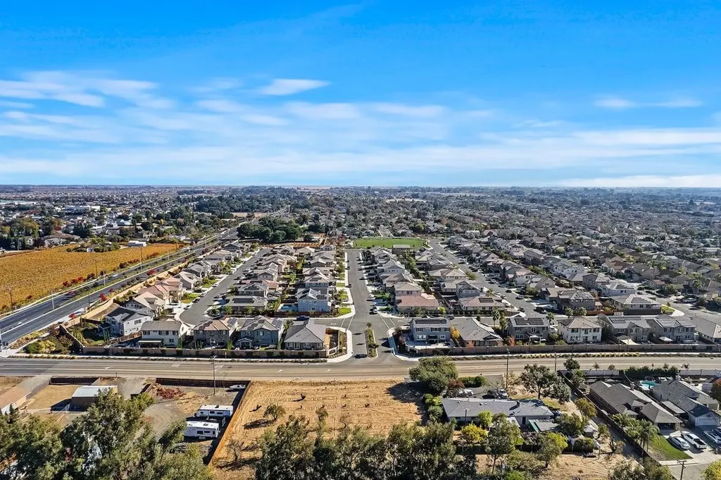 3901-B Rose Avenue Oakley CA 94561