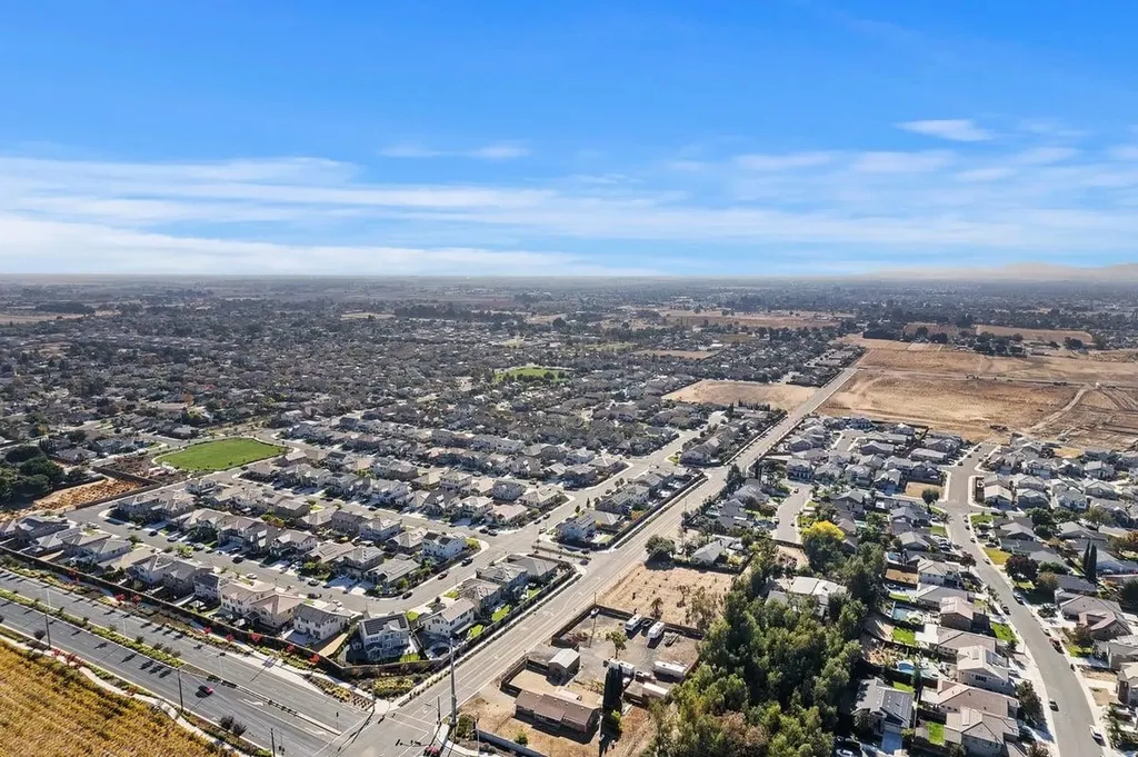 3901-B Rose Avenue Oakley CA 94561