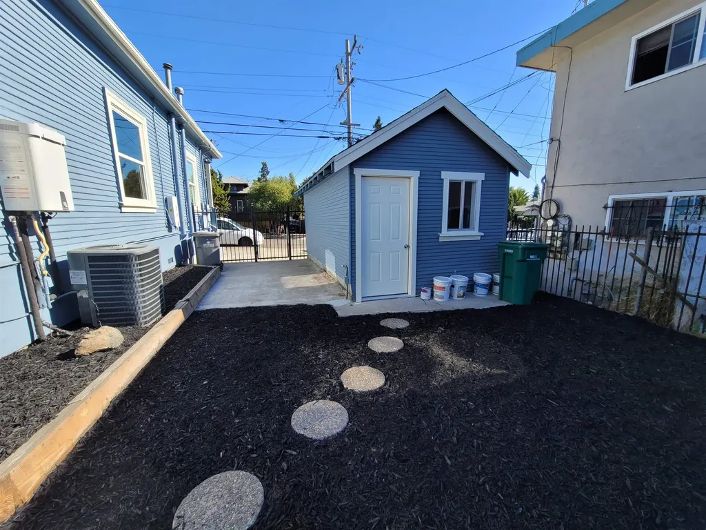 3137 Pleitner Avenue Oakland CA 94602