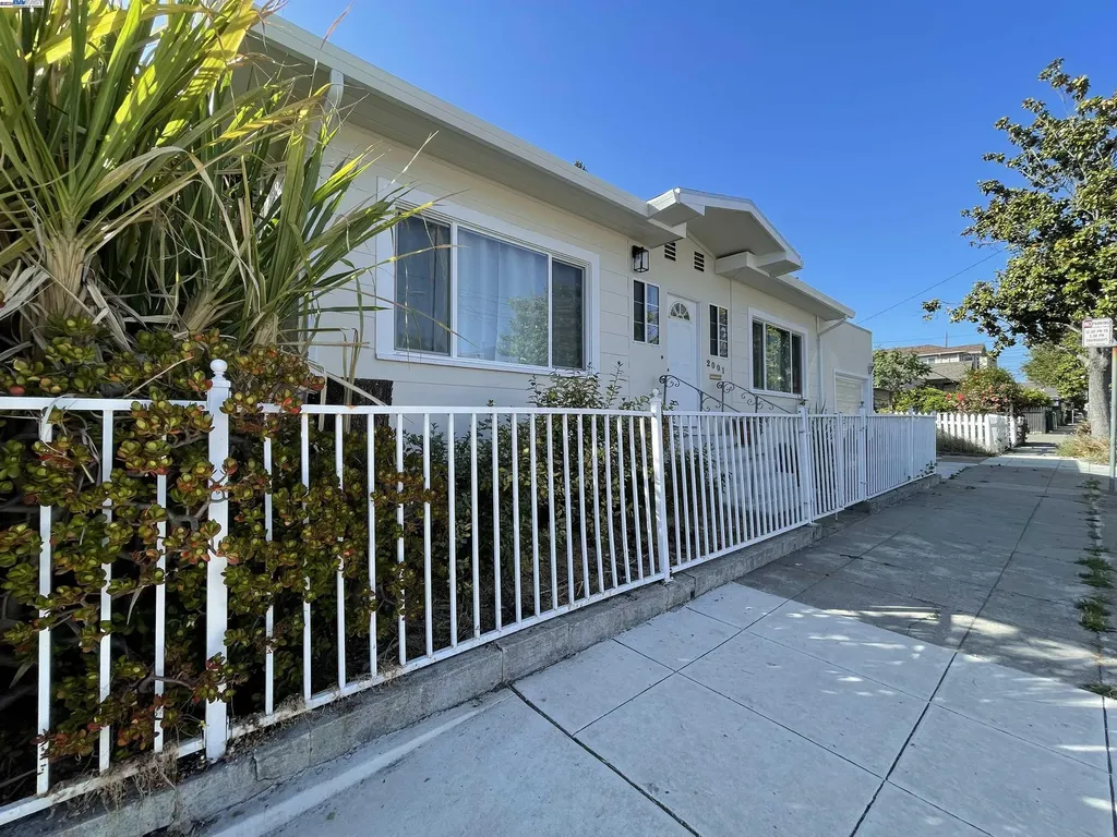 2001 11th Avenue Oakland CA 94606