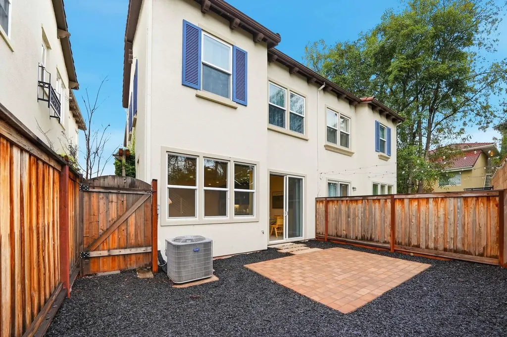 38581 Aventura Fremont CA 94536