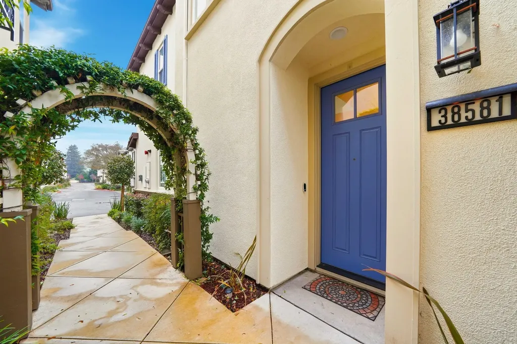 38581 Aventura Fremont CA 94536