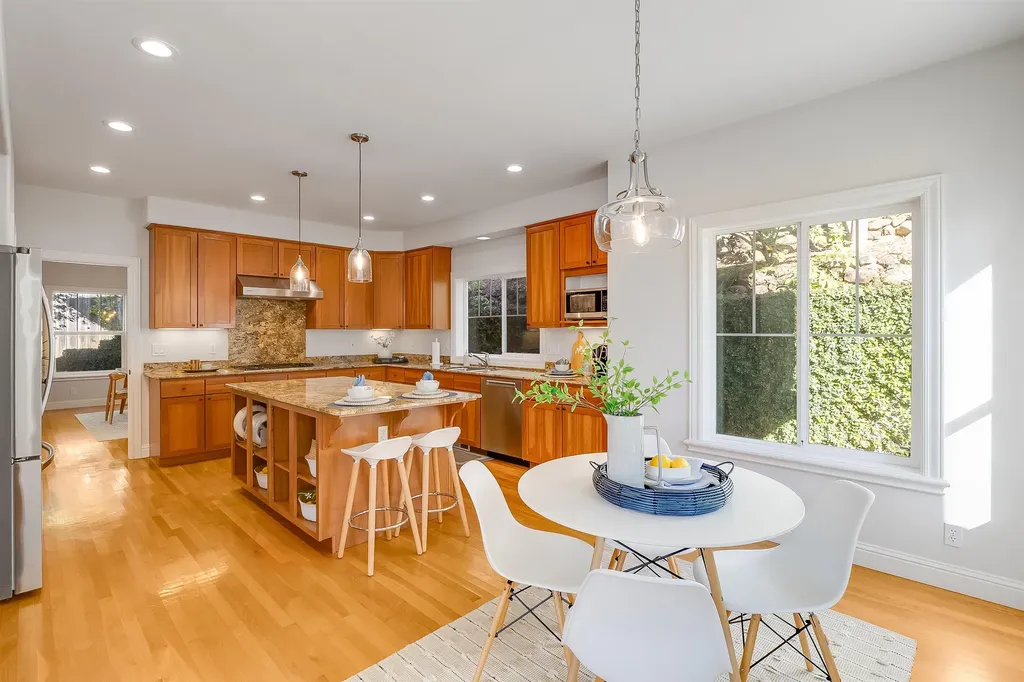 936 Mountain Boulevard Oakland CA 94611