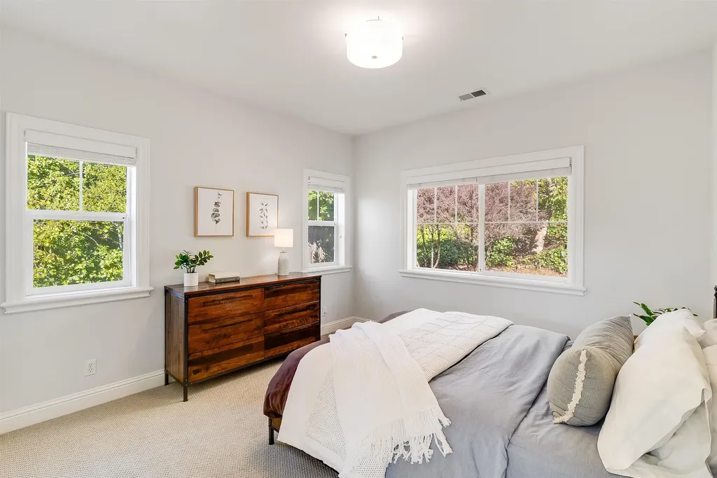 936 Mountain Boulevard Oakland CA 94611