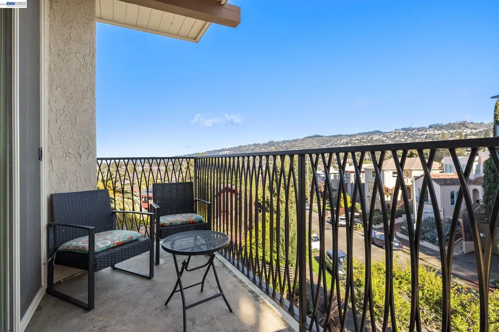 5405 Carlton Street Oakland CA 94618