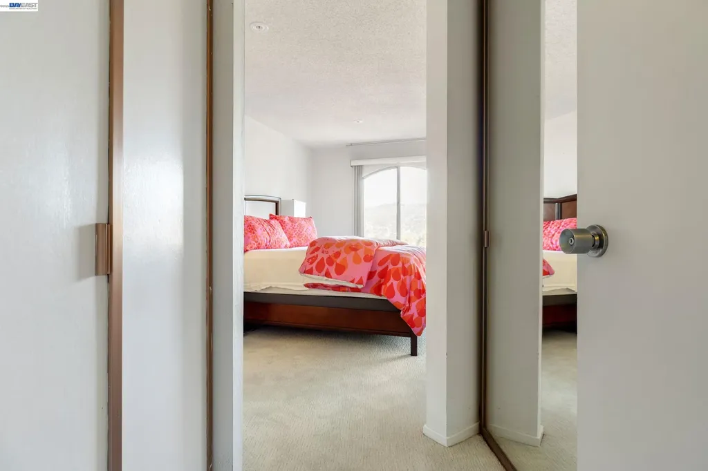 5405 Carlton Street Oakland CA 94618