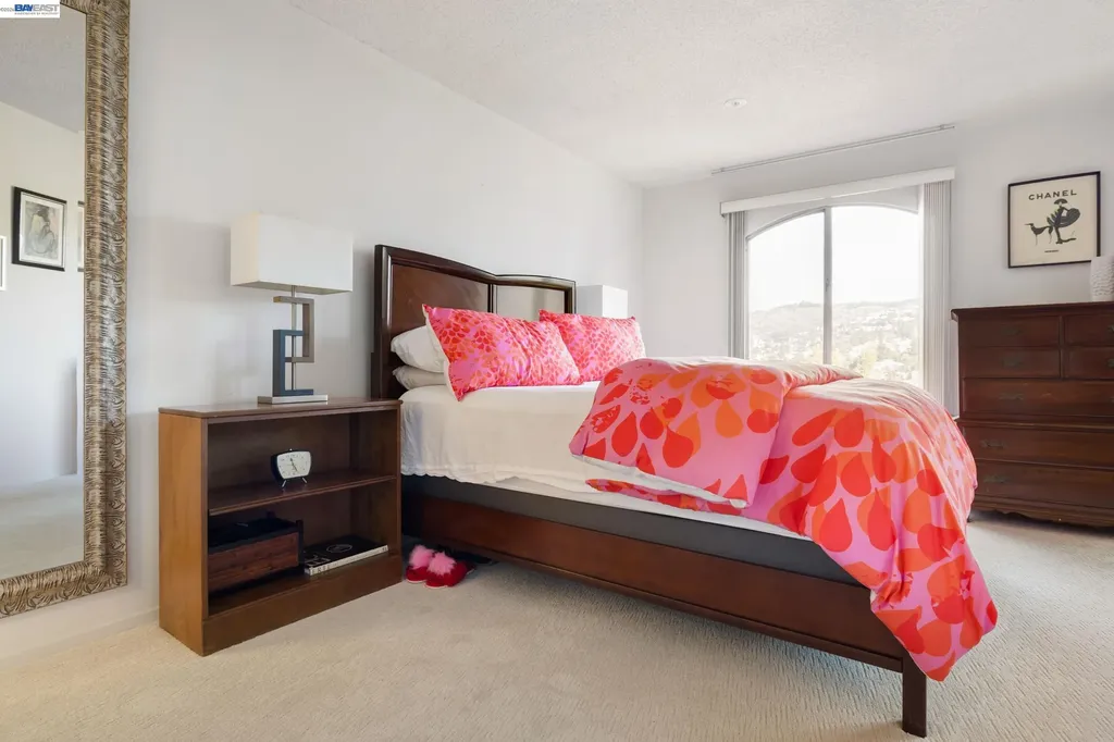 5405 Carlton Street Oakland CA 94618