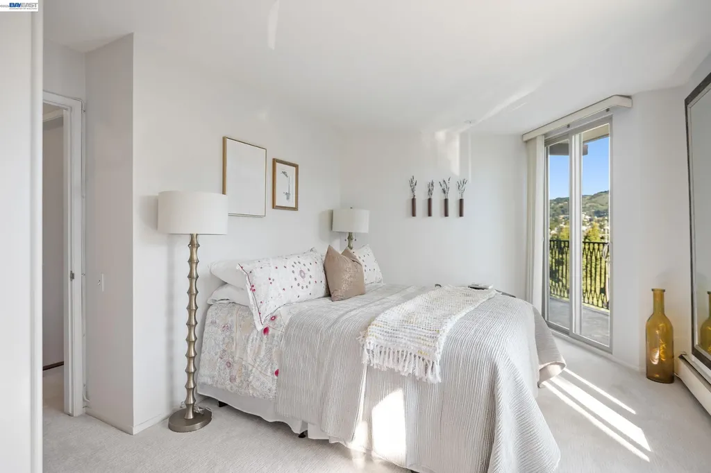 5405 Carlton Street Oakland CA 94618