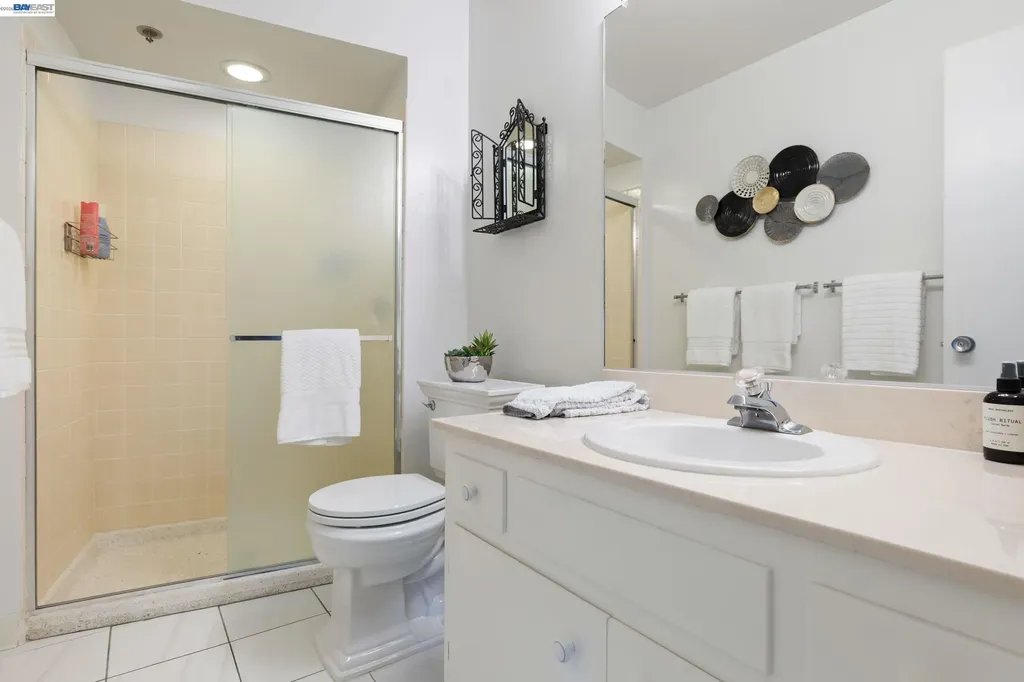 5405 Carlton Street Oakland CA 94618
