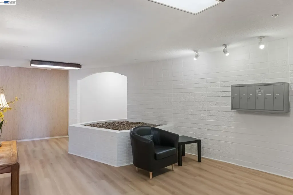 5405 Carlton Street Oakland CA 94618