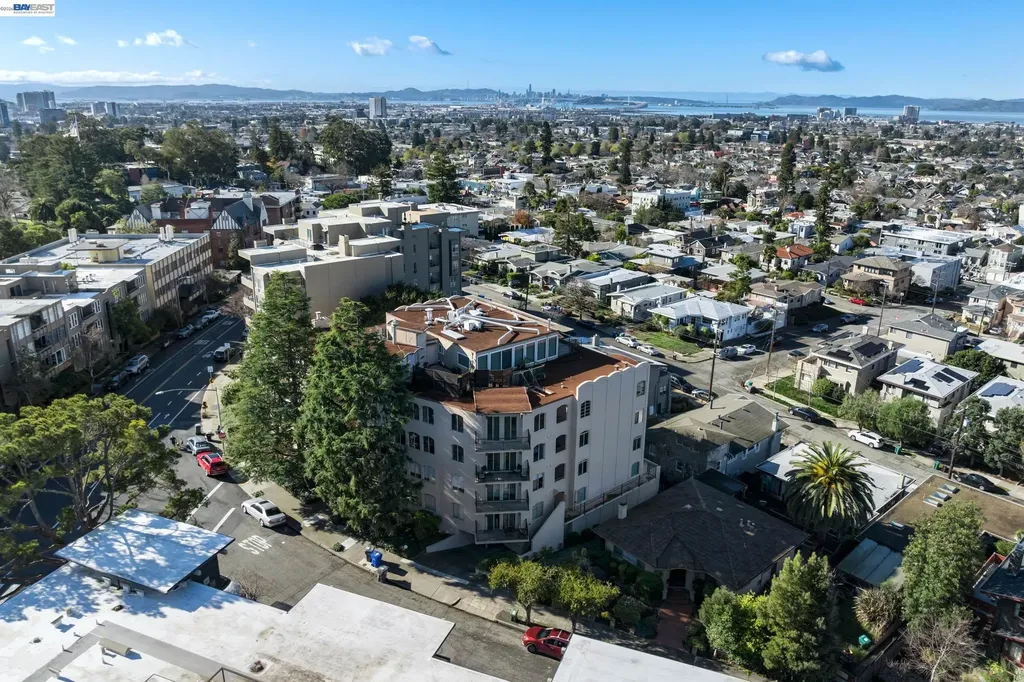5405 Carlton Street Oakland CA 94618