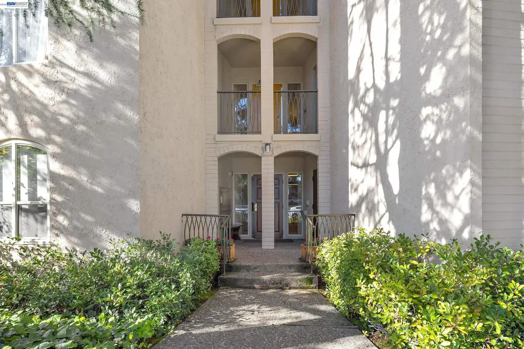 5405 Carlton Street Oakland CA 94618