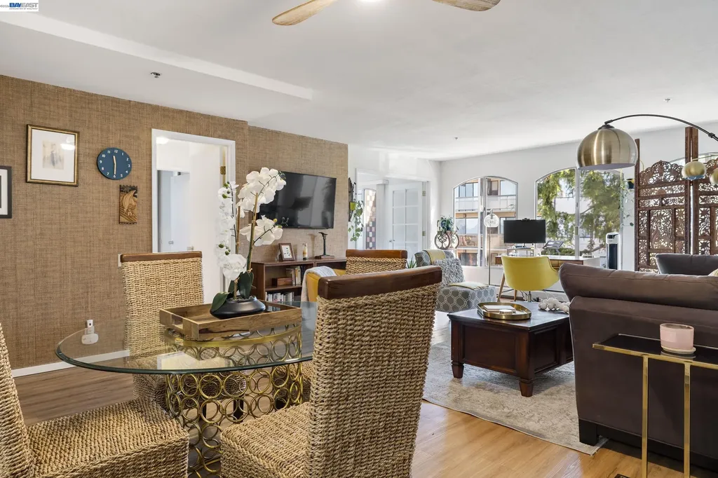 5405 Carlton Street Oakland CA 94618