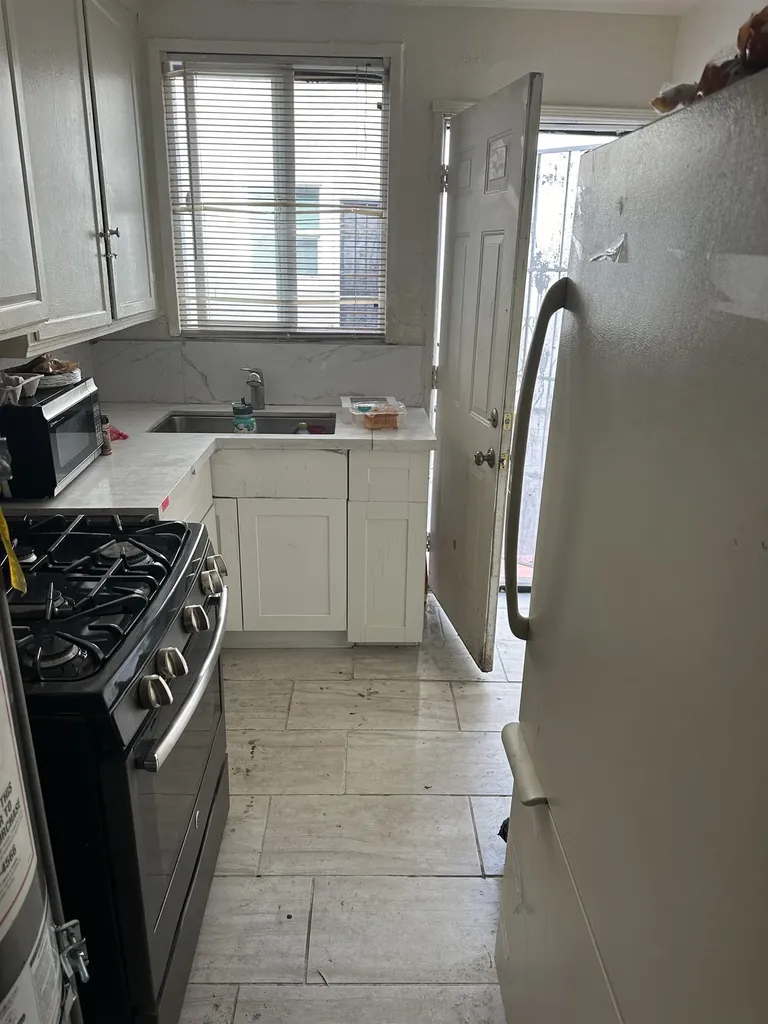 5659 Telegraph Avenue Oakland CA 94609