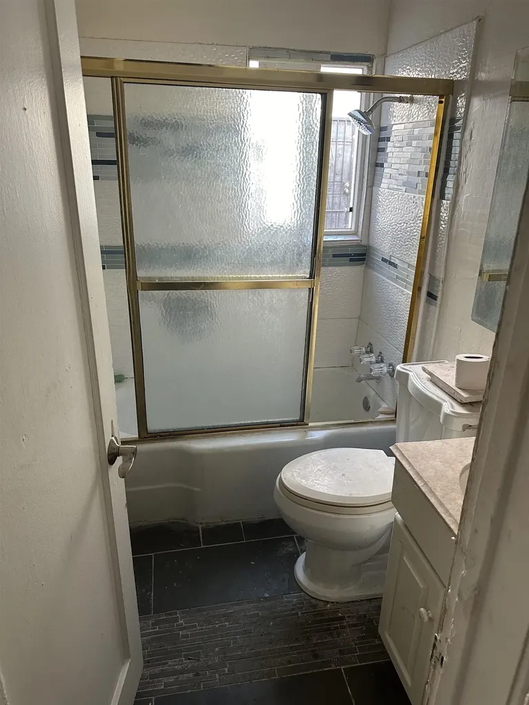 5659 Telegraph Avenue Oakland CA 94609